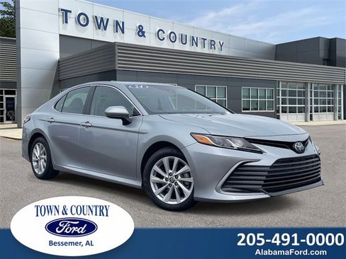 Used 2024 Toyota Camry LE image 1