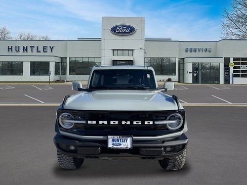Used 2023 Ford Bronco Outer Banks w/ Sasquatch Package image 3