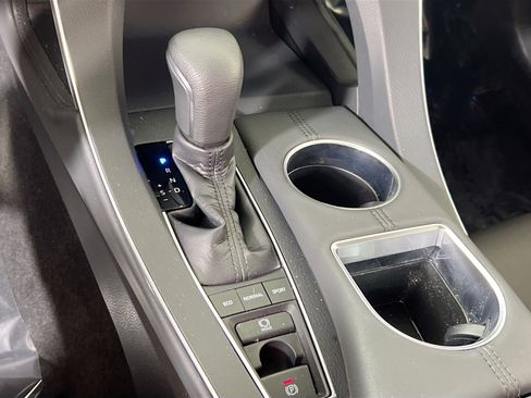 Used 2019 Toyota Avalon XLE w/ Moonroof Package image 16