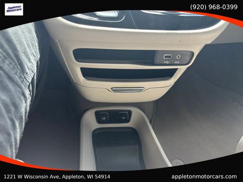 Used 2018 Chrysler Pacifica Touring Plus FWD image 19