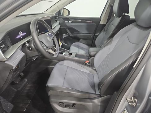 New 2026 Volkswagen Tiguan SE AWD/4WD image 9