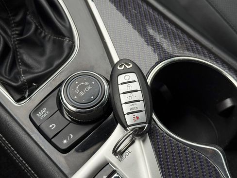 Used 2017 INFINITI Q60 Red Sport 400 image 33