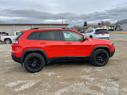 Used 2021 Jeep Cherokee Trailhawk image 6