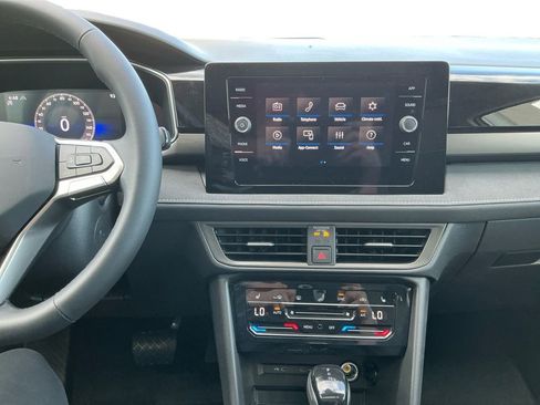 New 2025 Volkswagen Taos SE image 24