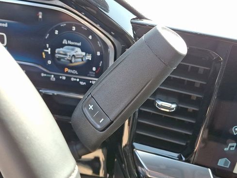 Used 2025 Chevrolet Silverado 1500 LT image 14