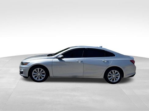 Used 2019 Chevrolet Malibu LT w/ Driver Confidence Package FWD image 3