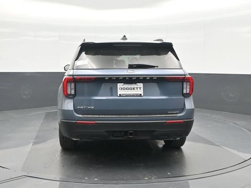 New 2025 Ford Explorer Active image 17