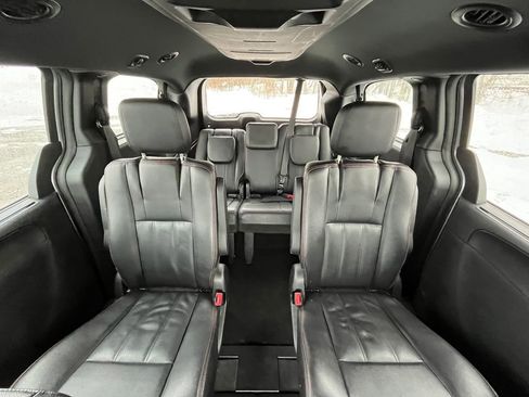 Used 2019 Dodge Grand Caravan GT image 16