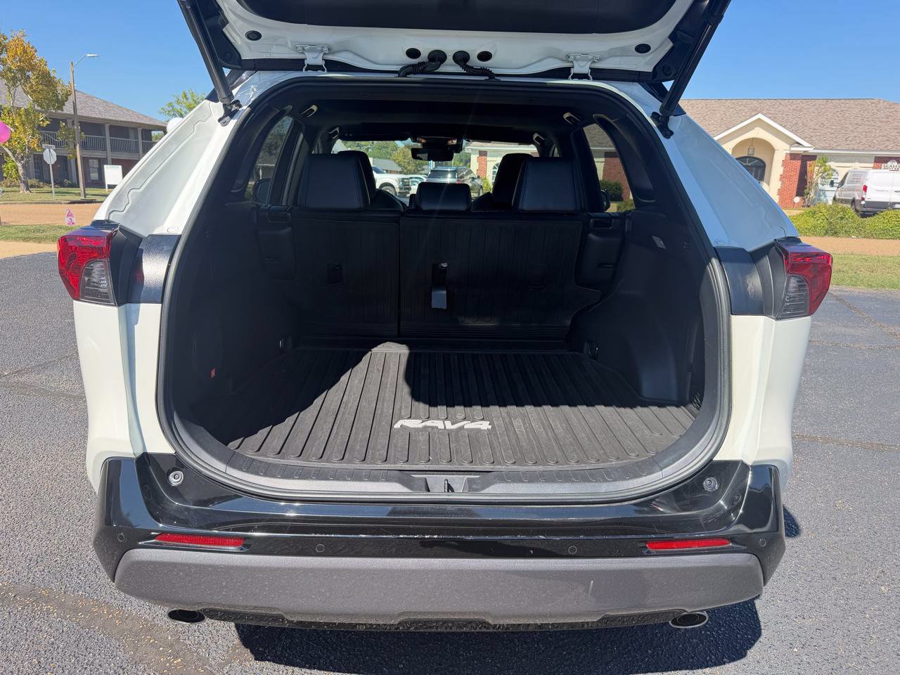 Used 2021 Toyota RAV4 XSE AWD/4WD image 8