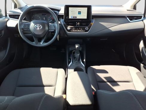 Used 2025 Toyota Corolla LE FWD image 12