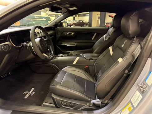 Used 2022 Ford Mustang Shelby GT500 w/ Technology Package RWD image 21