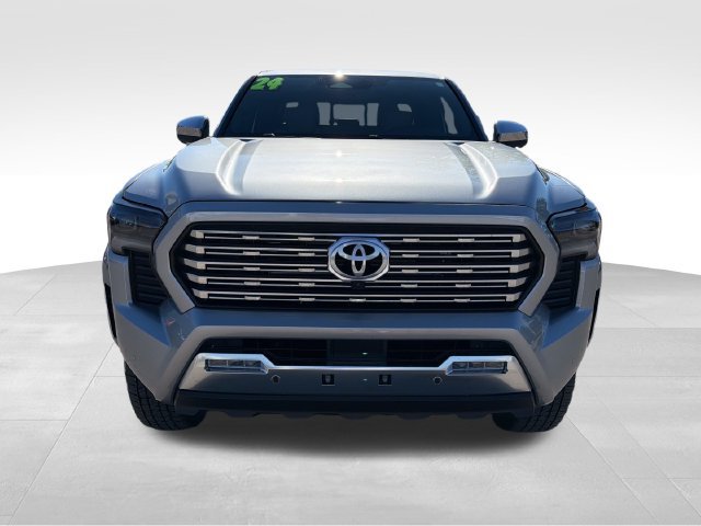 Used 2024 Toyota Tacoma Limited w/ Limited Package (LT) AWD/4WD image 2