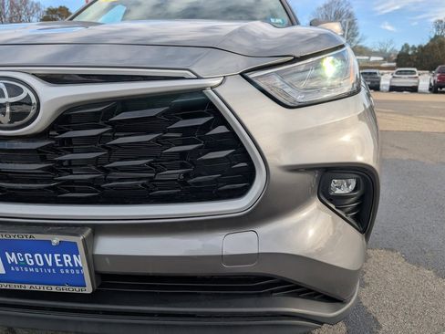 Used 2026 Toyota Highlander XLE image 11