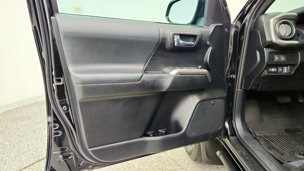 Used 2021 Toyota Tacoma Limited w/ Nightshade Package AWD/4WD image 11