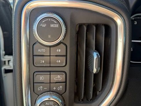 Used 2022 GMC Sierra 1500 Elevation w/ X31 Off-Road Package AWD/4WD image 18