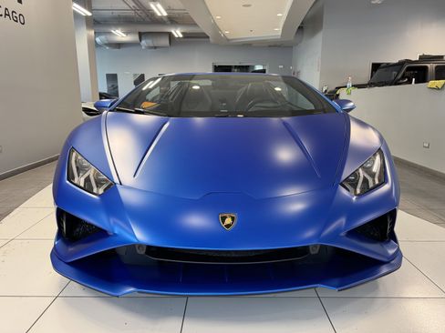 Used 2023 Lamborghini Huracan EVO image 9