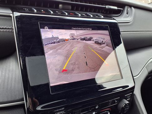 Used 2025 Jeep Grand Cherokee L Altitude image 10