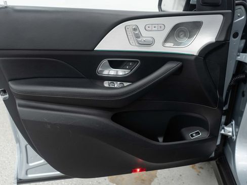 Used 2025 Mercedes-Benz GLS 450 4MATIC image 19