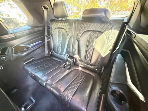 Used 2021 BMW X7 M50i image 16
