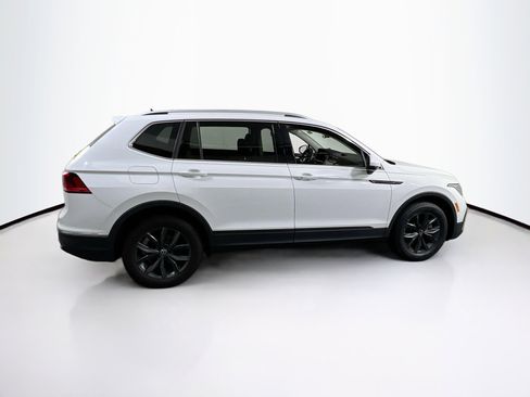 Used 2022 Volkswagen Tiguan SE image 4