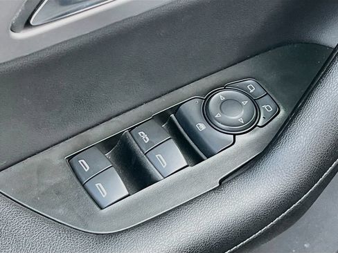 Used 2022 Chevrolet Blazer LT FWD image 17