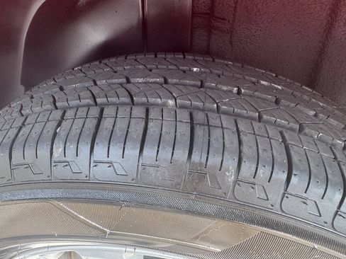 Used 2014 Chrysler Town & Country Touring w/ Driver Convenience Group FWD image 14