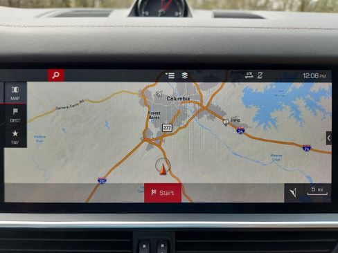 Used 2019 Porsche Cayenne Base image 26