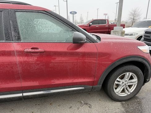 Used 2021 Ford Explorer XLT w/ Equipment Group 202A image 11