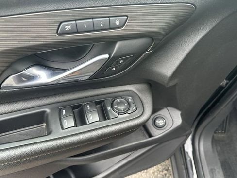 Used 2021 GMC Terrain SLT image 17