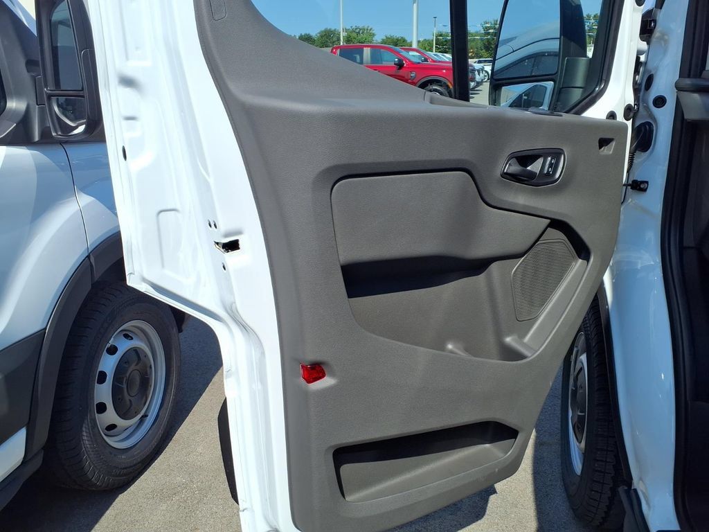 New 2026 Ford Transit 250 Low Roof RWD image 7
