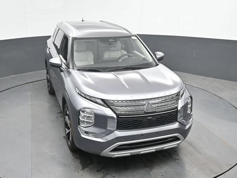 Used 2023 Mitsubishi Outlander SEL AWD/4WD image 36