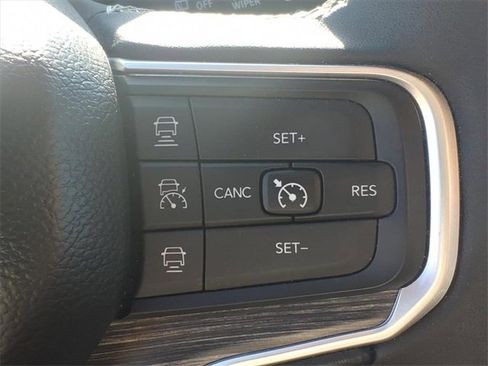 Used 2024 Jeep Wagoneer L Series II image 20