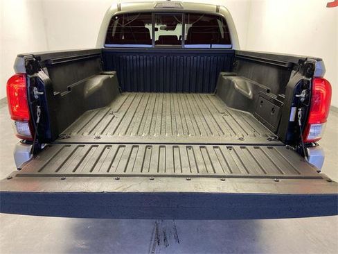 Certified 2022 Toyota Tacoma 4x4 Double Cab image 31