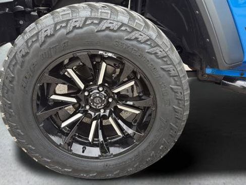 Used 2024 Jeep Wrangler Unlimited Rubicon w/ Convenience Group AWD/4WD image 29