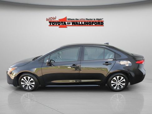 Certified 2022 Toyota Corolla LE FWD image 2