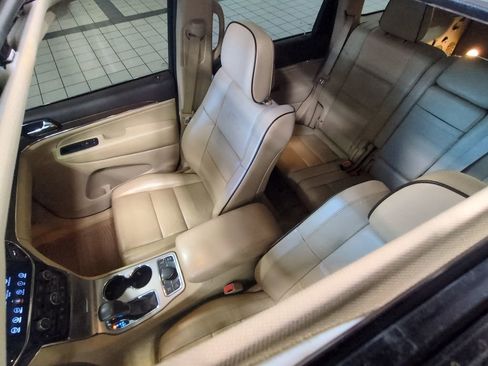 Used 2019 Jeep Grand Cherokee Overland image 9