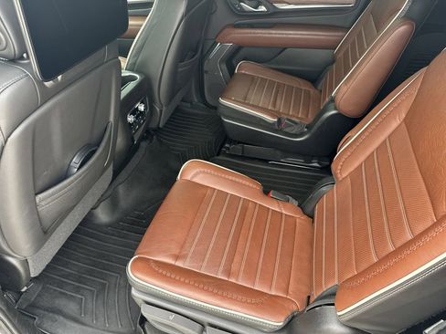 Used 2023 GMC Yukon XL Denali Ultimate image 31