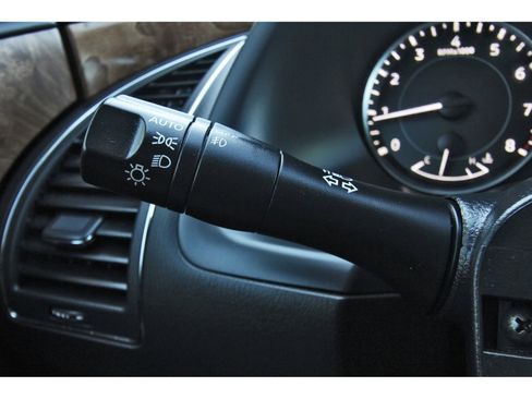 Used 2022 Nissan Armada SL w/ Captain's Chairs Package image 21