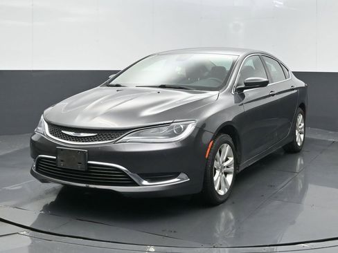 Used 2015 Chrysler 200 Limited w/ Convenience Group image 7