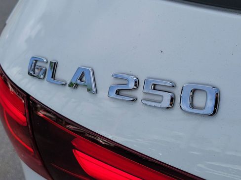 Certified 2025 Mercedes-Benz GLA 250 image 7