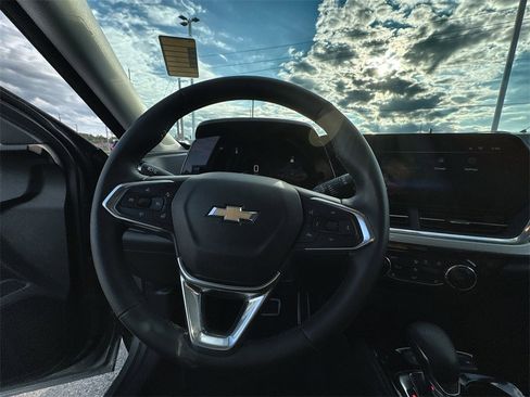 Used 2024 Chevrolet Trax LT w/ Driver Confidence Package image 11