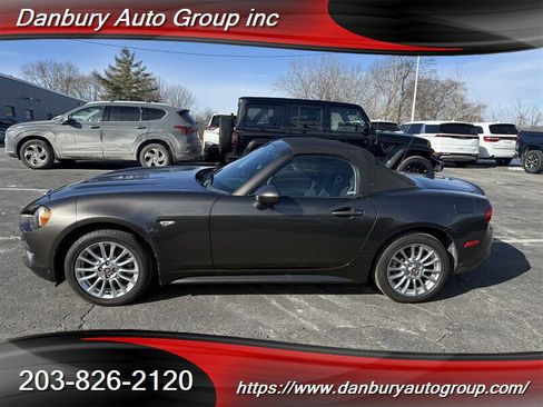 Used 2018 FIAT 124 Spider Classica w/ Technology & Siriusxm Group image 3