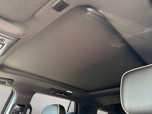 Used 2022 GMC Yukon SLT w/ SLT Luxury Plus Package AWD/4WD image 12