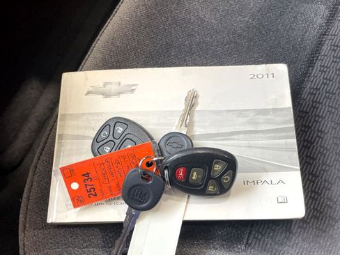 Used 2011 Chevrolet Impala LT image 16