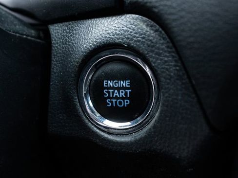 Used 2020 Toyota RAV4 XLE Premium image 32