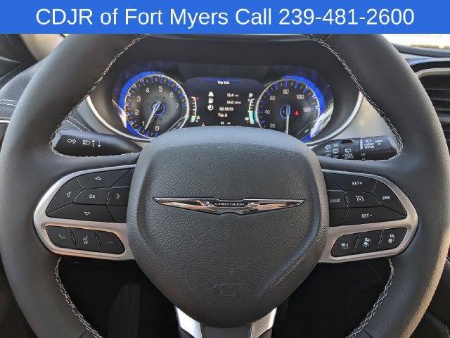 New 2026 Chrysler Pacifica Select FWD image 20