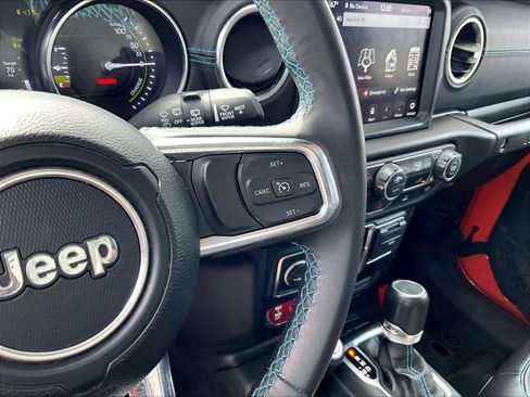 Used 2023 Jeep Wrangler Unlimited Rubicon 4xe AWD/4WD image 22