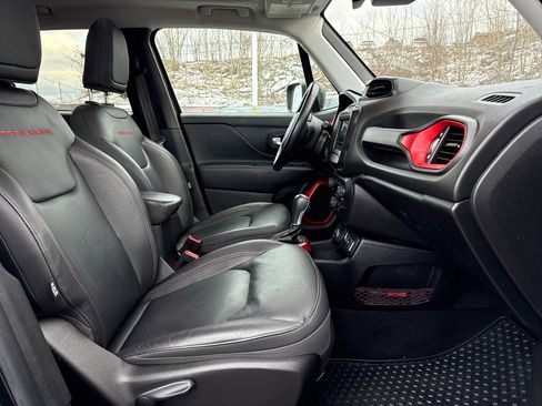 Used 2019 Jeep Renegade Trailhawk image 36