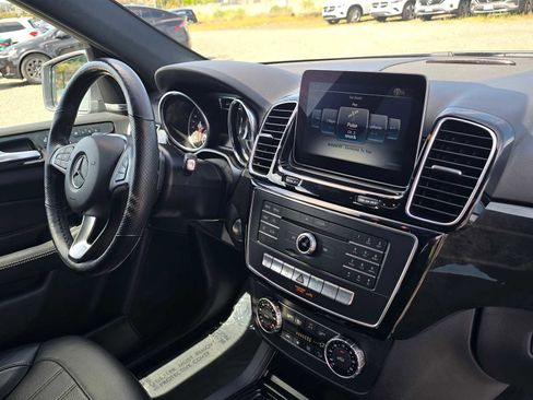 Used 2019 Mercedes-Benz GLE 400 4MATIC image 11