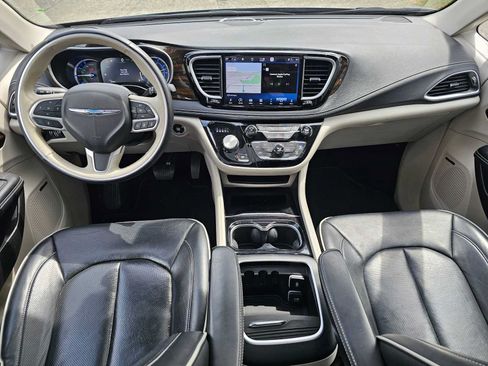 Used 2021 Chrysler Pacifica Limited w/ Premium & Safety Sphere Group FWD image 12
